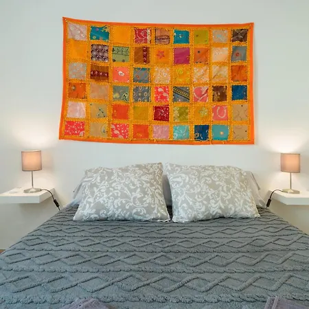 Macarena Muy Luminoso